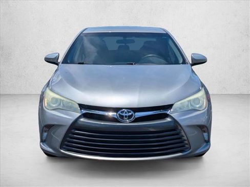 Used 2016 Toyota Camry LE FWD image 2