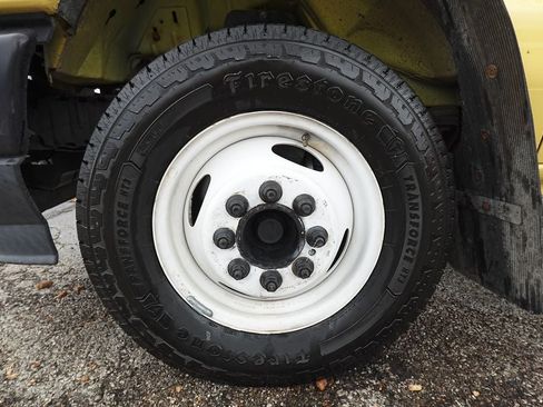 Used 2021 Ford E-450 and Econoline 450 Super Duty RWD image 25