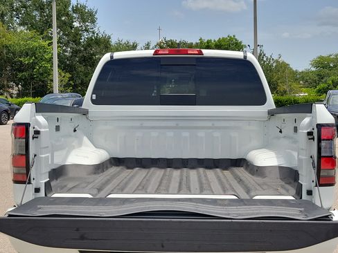 Used 2024 Nissan Frontier PRO-4X w/ Technology Package AWD/4WD image 9