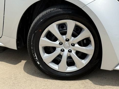 Used 2026 Toyota Corolla LE image 2