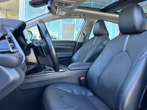 Used 2023 Toyota Camry XSE w/ Navigation Package FWD image 5