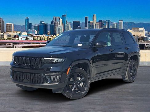 New 2025 Jeep Grand Cherokee Altitude image 2