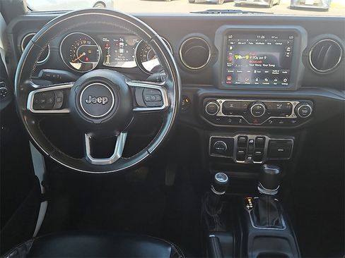 Used 2021 Jeep Gladiator Overland image 18
