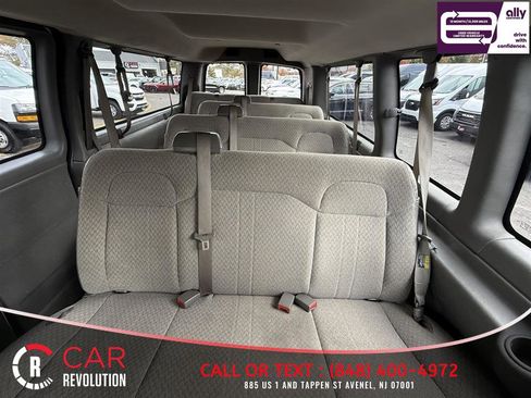 Used 2017 Chevrolet Express 3500 LT w/ LT Preferred Equipment Group RWD image 12