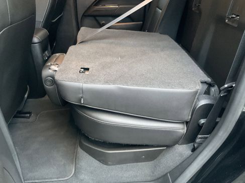 Used 2019 Chevrolet Colorado ZR2 image 36