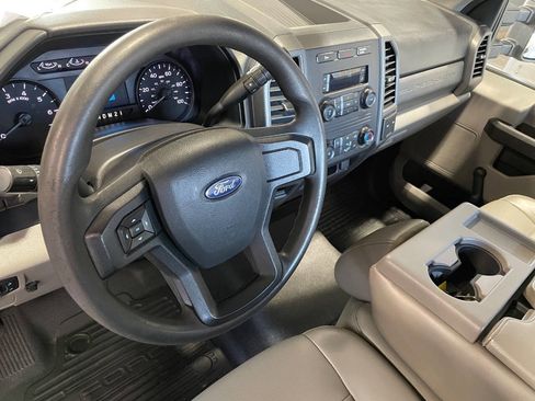 Used 2019 Ford F250 XL w/ Snow Plow Prep Package image 5