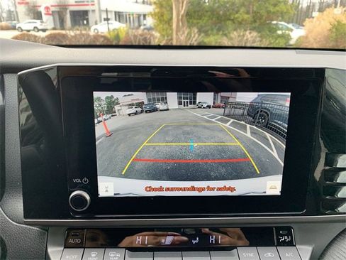 Used 2025 Toyota Camry SE image 22