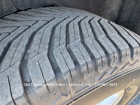 Used 2020 Buick Enclave Essence image 14