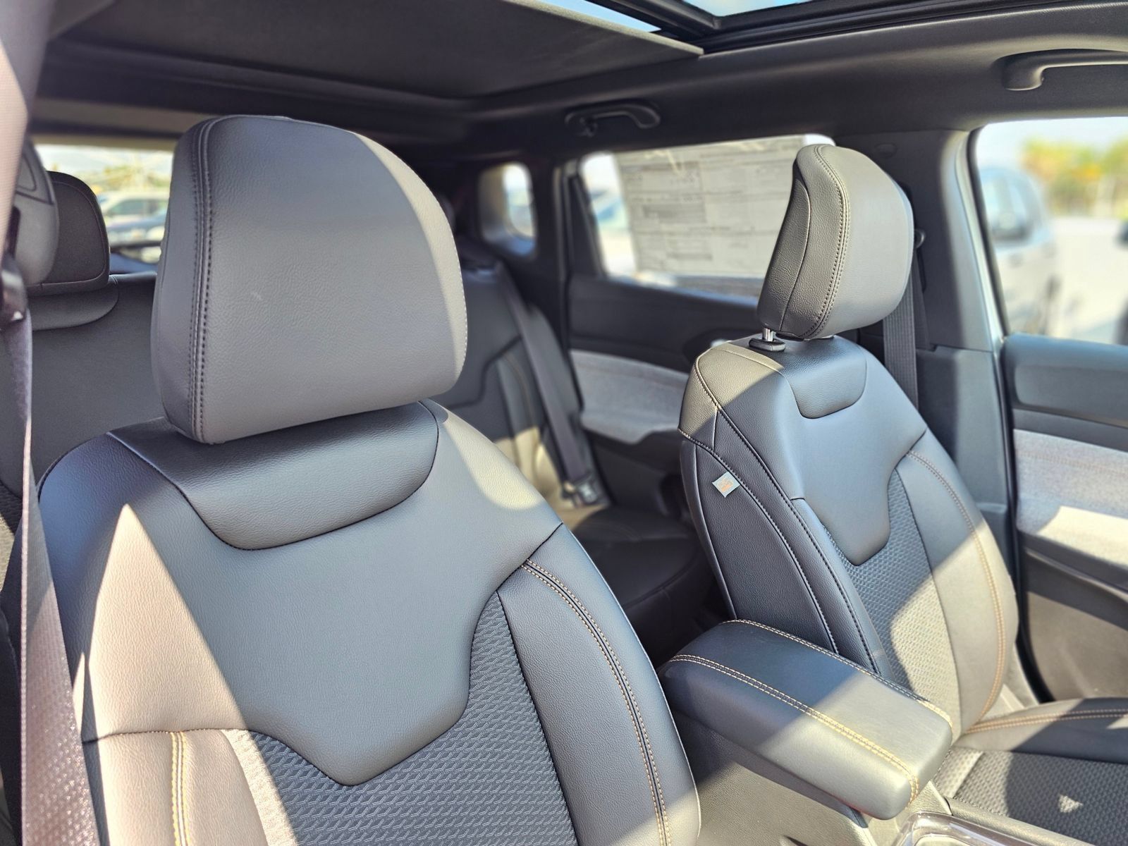 New 2026 Jeep Compass Latitude AWD/4WD image 29
