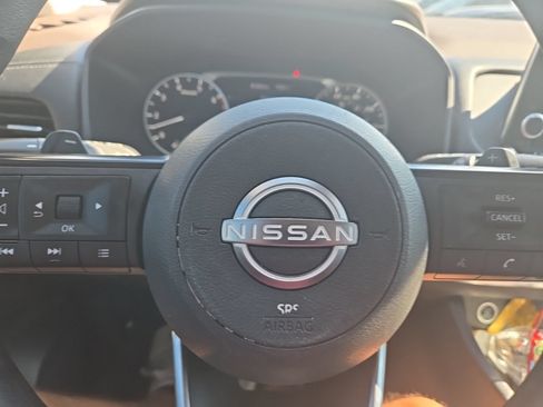 Used 2023 Nissan Rogue S FWD image 14