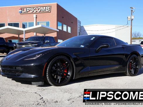 Used 2016 Chevrolet Corvette Stingray Coupe w/ 2LT Preferred Equipment Group image 1