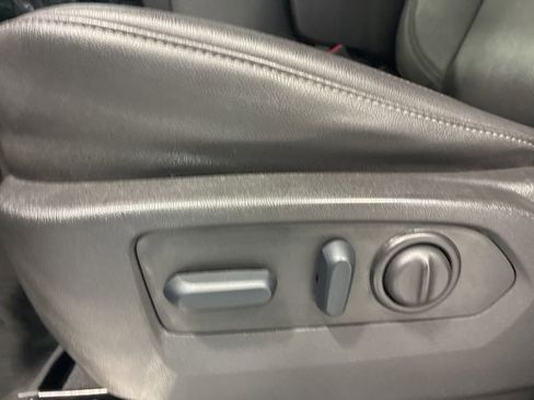 Used 2023 Chevrolet Silverado 2500 LTZ AWD/4WD image 16