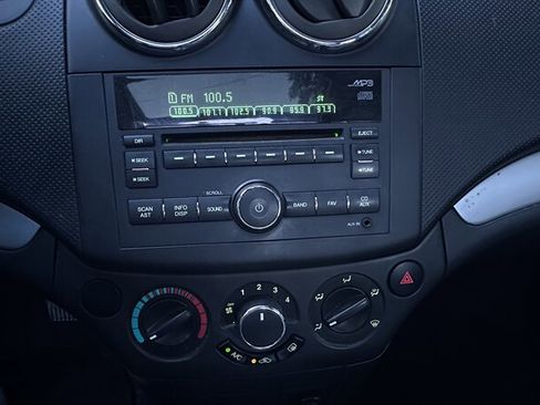 Used 2011 Chevrolet Aveo LT image 17