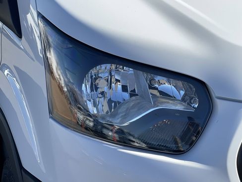 New 2025 Ford Transit 250 148 Medium Roof image 7