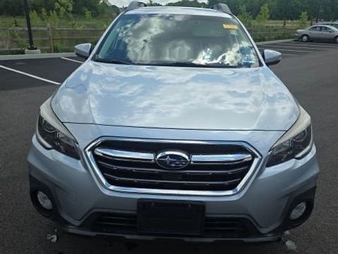Used 2018 Subaru Outback 2.5i Premium AWD/4WD image 2