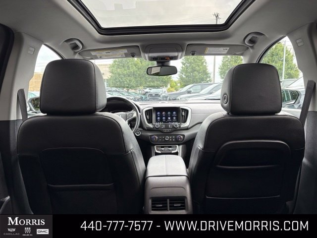 Used 2023 GMC Terrain SLT w/ Infotainment Package II AWD/4WD image 9
