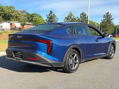 Used 2025 Kia K4 LXS FWD image 2