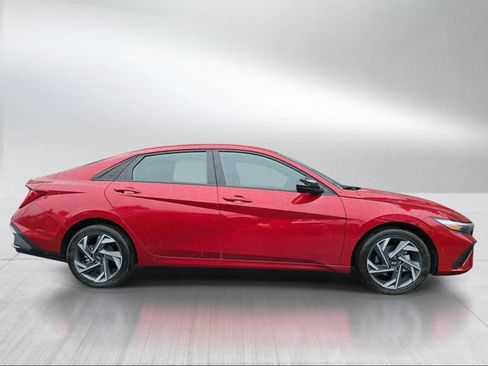 Certified 2025 Hyundai Elantra SEL FWD image 2