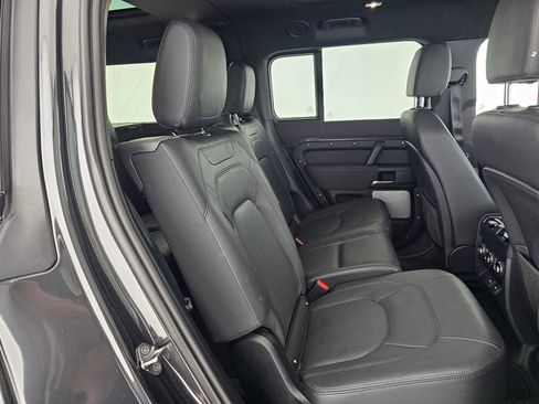 Used 2023 Land Rover Defender 130 S image 12