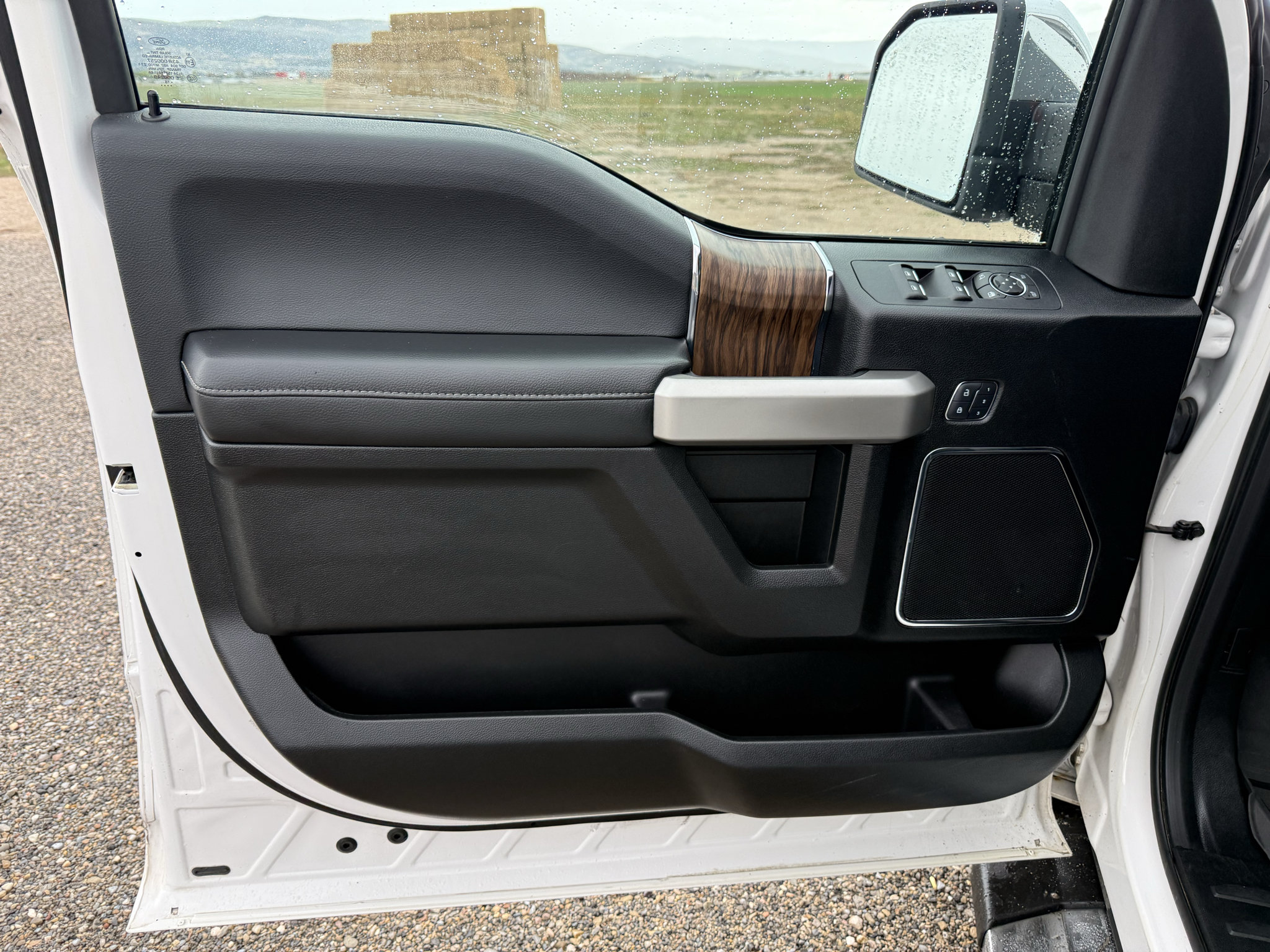 Used 2018 Ford F150 Lariat AWD/4WD image 16