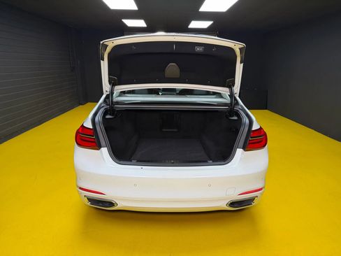 Used 2016 BMW 740i RWD image 11