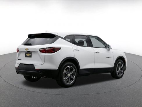 Used 2026 Chevrolet Blazer LT FWD image 7