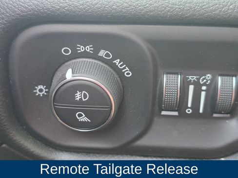 Used 2023 RAM 1500 Laramie AWD/4WD image 28