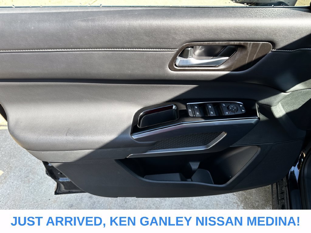 Certified 2026 Nissan Pathfinder SL AWD/4WD image 14