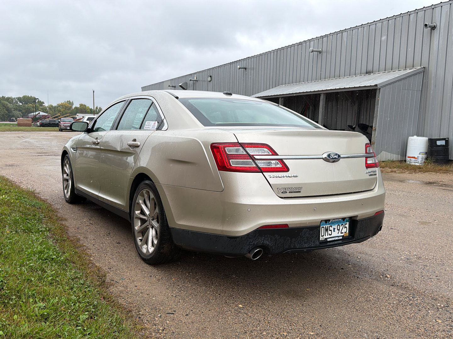 Used 2017 Ford Taurus Limited w/ Driver Assist Package FWD image 7