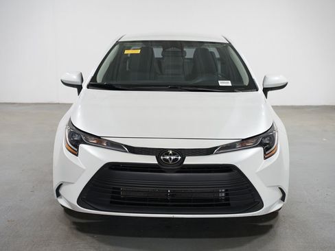 Certified 2025 Toyota Corolla LE image 2