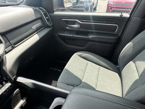 Used 2024 RAM 1500 Big Horn AWD/4WD image 33