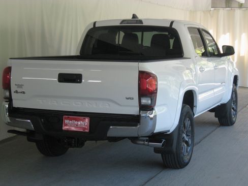 Used 2022 Toyota Tacoma SR5 image 6