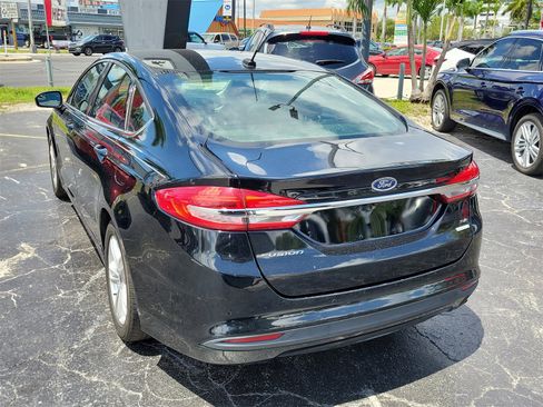 Used 2018 Ford Fusion SE w/ Fusion SE Technology Package image 6