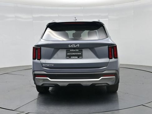 Certified 2025 Kia Sorento S w/ Panoramic Sunroof Package FWD image 29