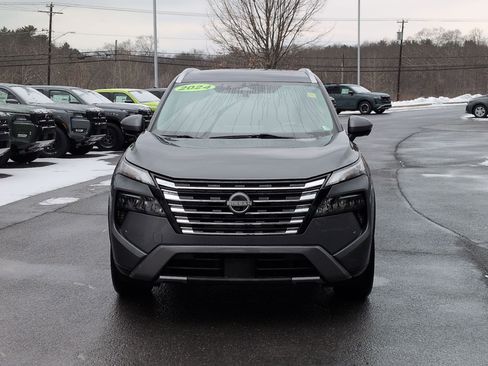 Used 2024 Nissan Rogue SL w/ SL Premium Package image 2