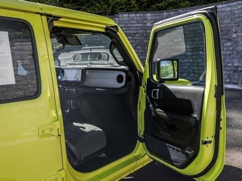 Used 2024 Jeep Wrangler Unlimited Sahara image 15