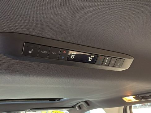 Certified 2024 Toyota Sienna Platinum image 35