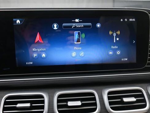 Used 2025 Mercedes-Benz GLS 450 4MATIC image 12