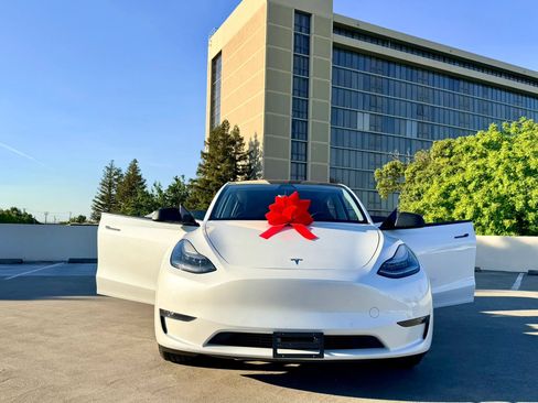 Used 2020 Tesla Model Y Long Range AWD/4WD image 43