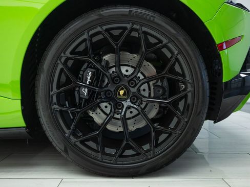 Used 2021 Lamborghini Huracan EVO RWD image 18