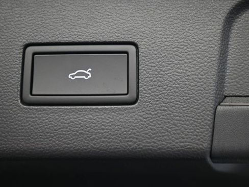 New 2026 Volkswagen Atlas SE image 29