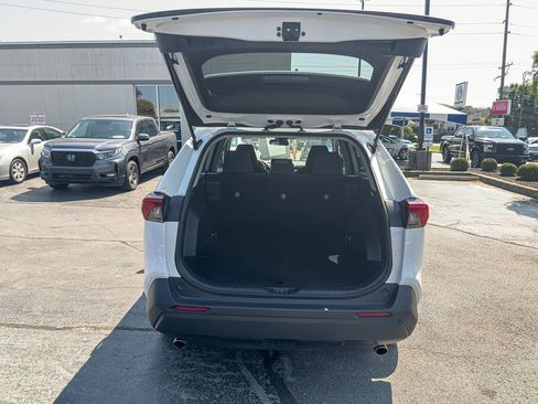Used 2025 Toyota RAV4 LE AWD/4WD image 14
