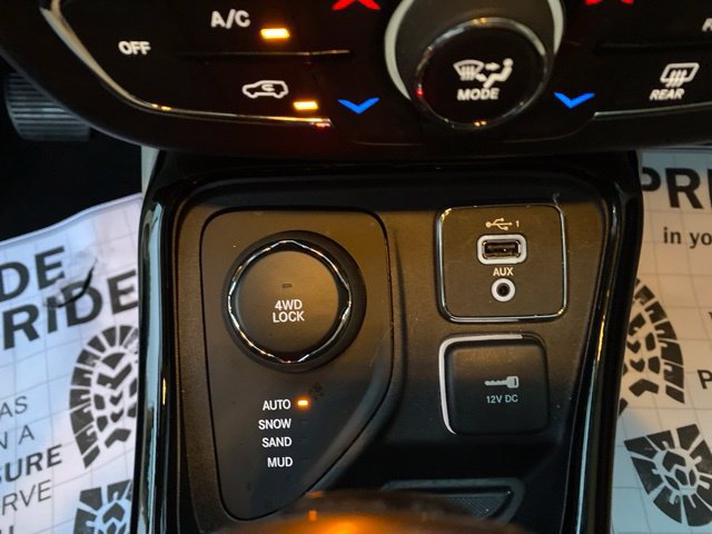 Used 2021 Jeep Compass Limited w/ Sun and Sound Group AWD/4WD image 16