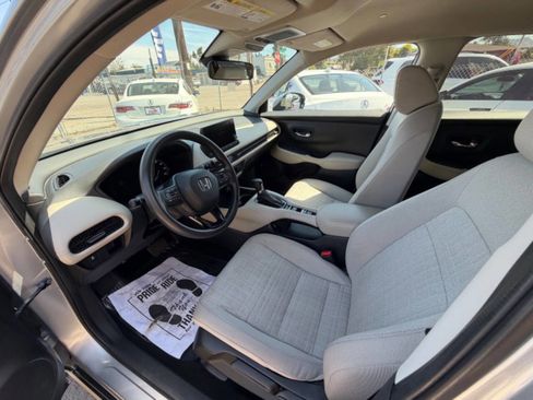 Used 2023 Honda HR-V LX image 9