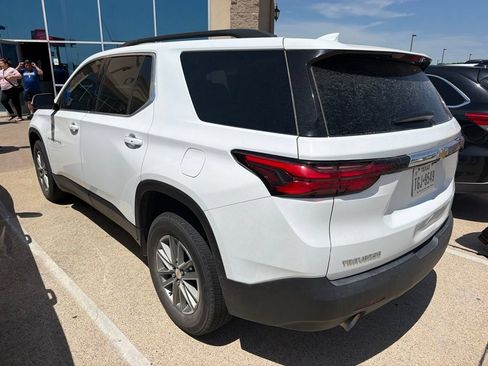 Used 2023 Chevrolet Traverse LT FWD image 3