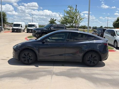 Used 2024 Tesla Model Y Long Range AWD/4WD image 6