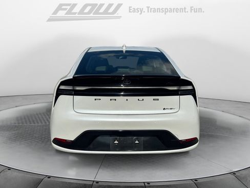 Used 2025 Toyota Prius Plug-In Hybrid FWD image 6