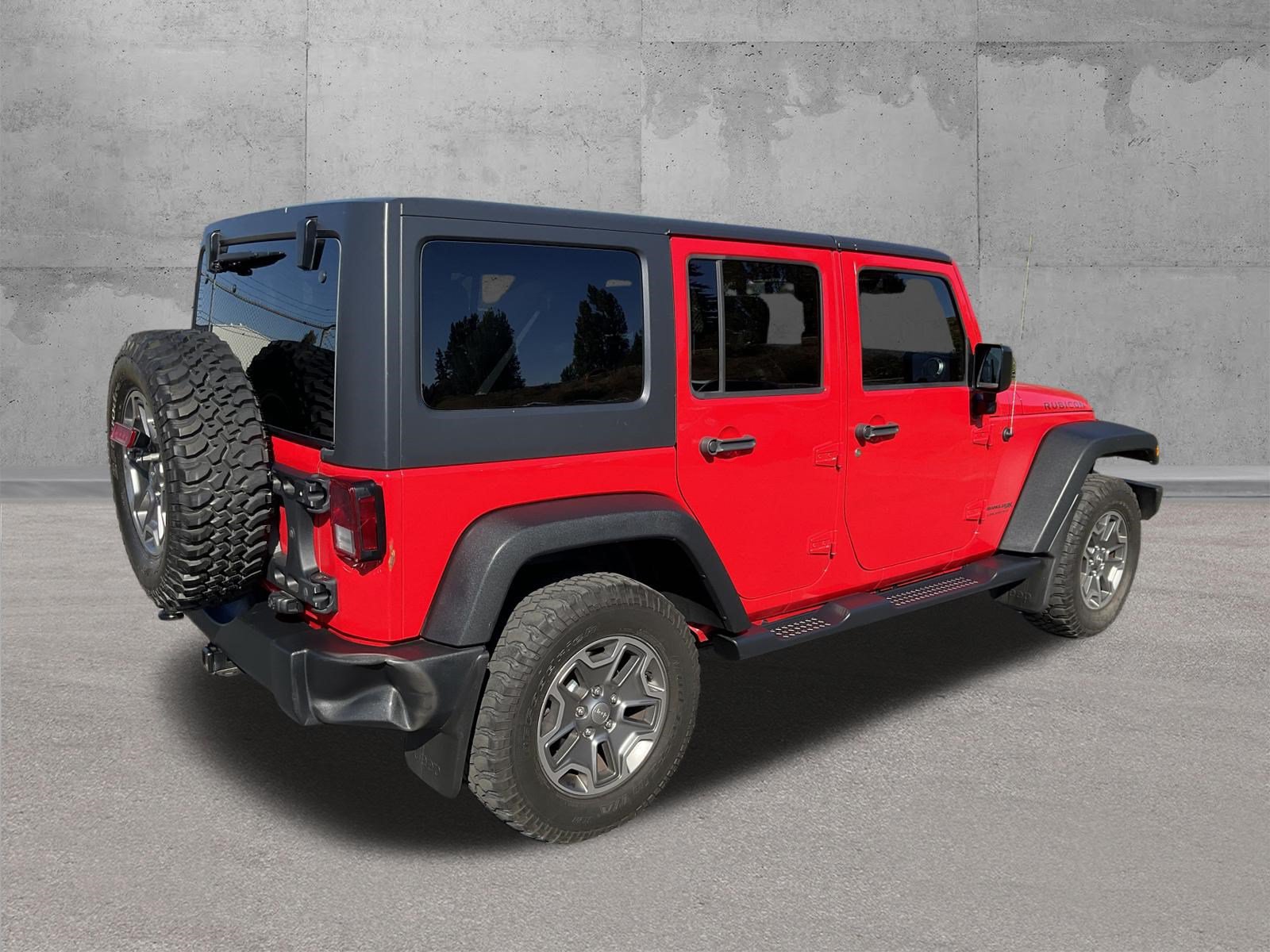 Used 2018 Jeep Wrangler Unlimited Rubicon w/ Cold Weather Group AWD/4WD image 3