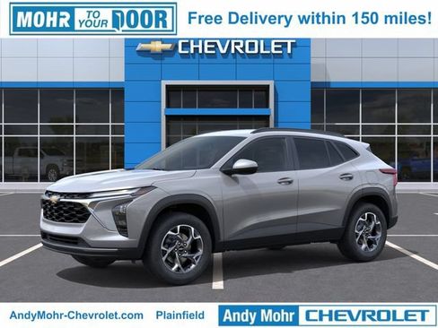 New 2026 Chevrolet Trax LT w/ Driver Confidence Package FWD image 3