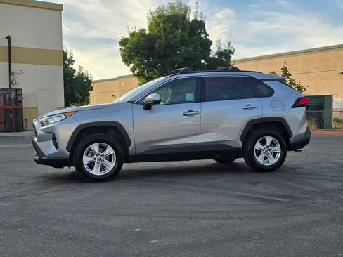 Used 2019 Toyota RAV4 XLE image 6